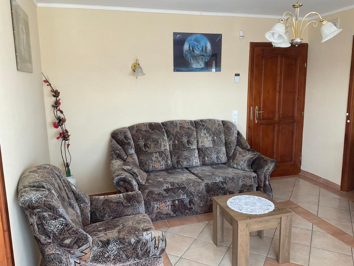 Arany Apartmanhaz Zalagyoengye ซาลาคาโรส ภายนอก รูปภาพ