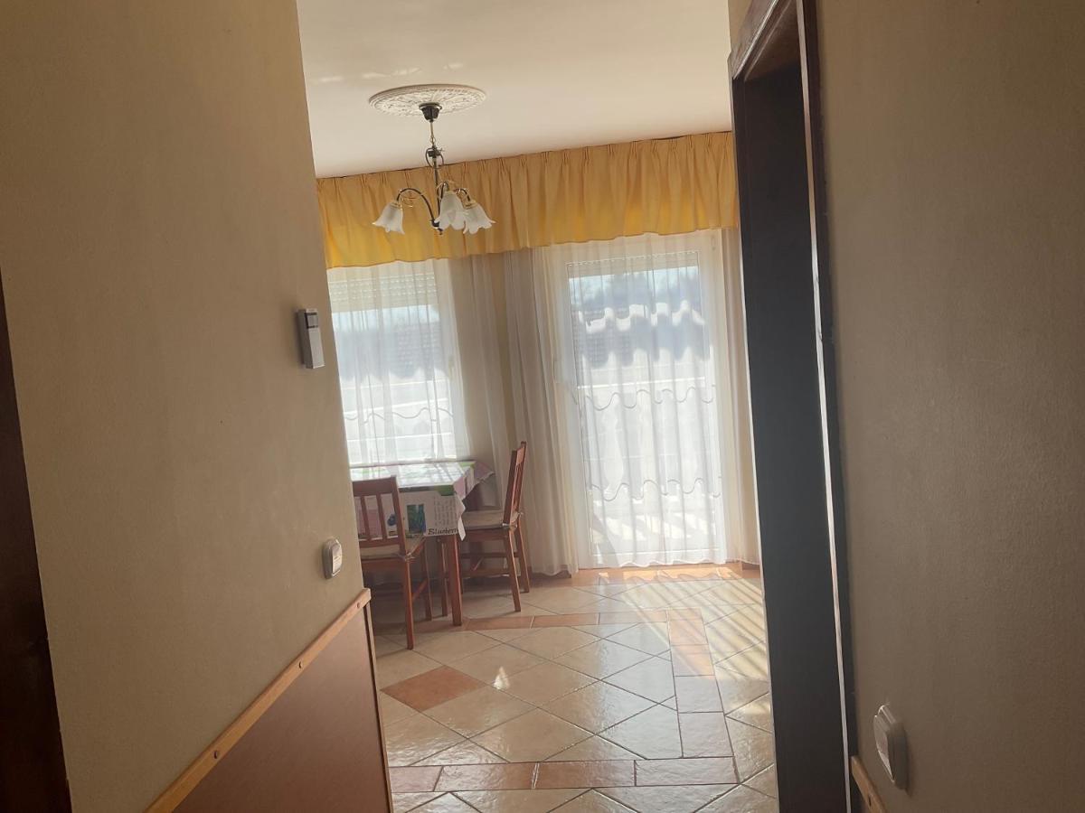 Arany Apartmanhaz Zalagyoengye ซาลาคาโรส ภายนอก รูปภาพ
