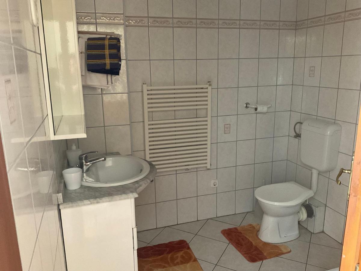 Arany Apartmanhaz Zalagyoengye ซาลาคาโรส ภายนอก รูปภาพ